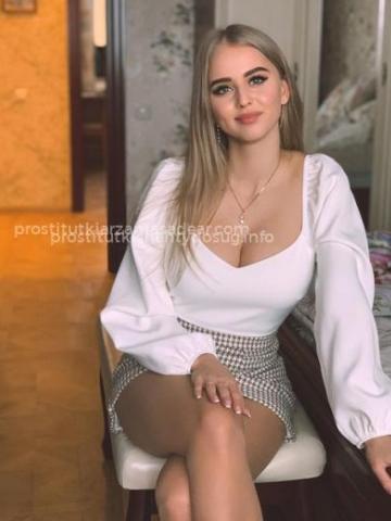 Анжела Крашеная Блондинка